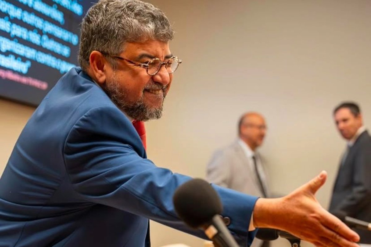 Quaquá defende irmãos Brazão, e Anielle Franco recorre ao comitê de ética do PT - 