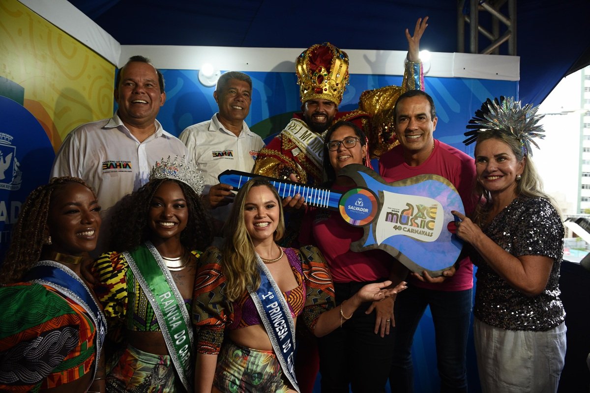 Mesmo com atraso, Carnaval de Salvador brilha com reencontro de lendas do Axé - 