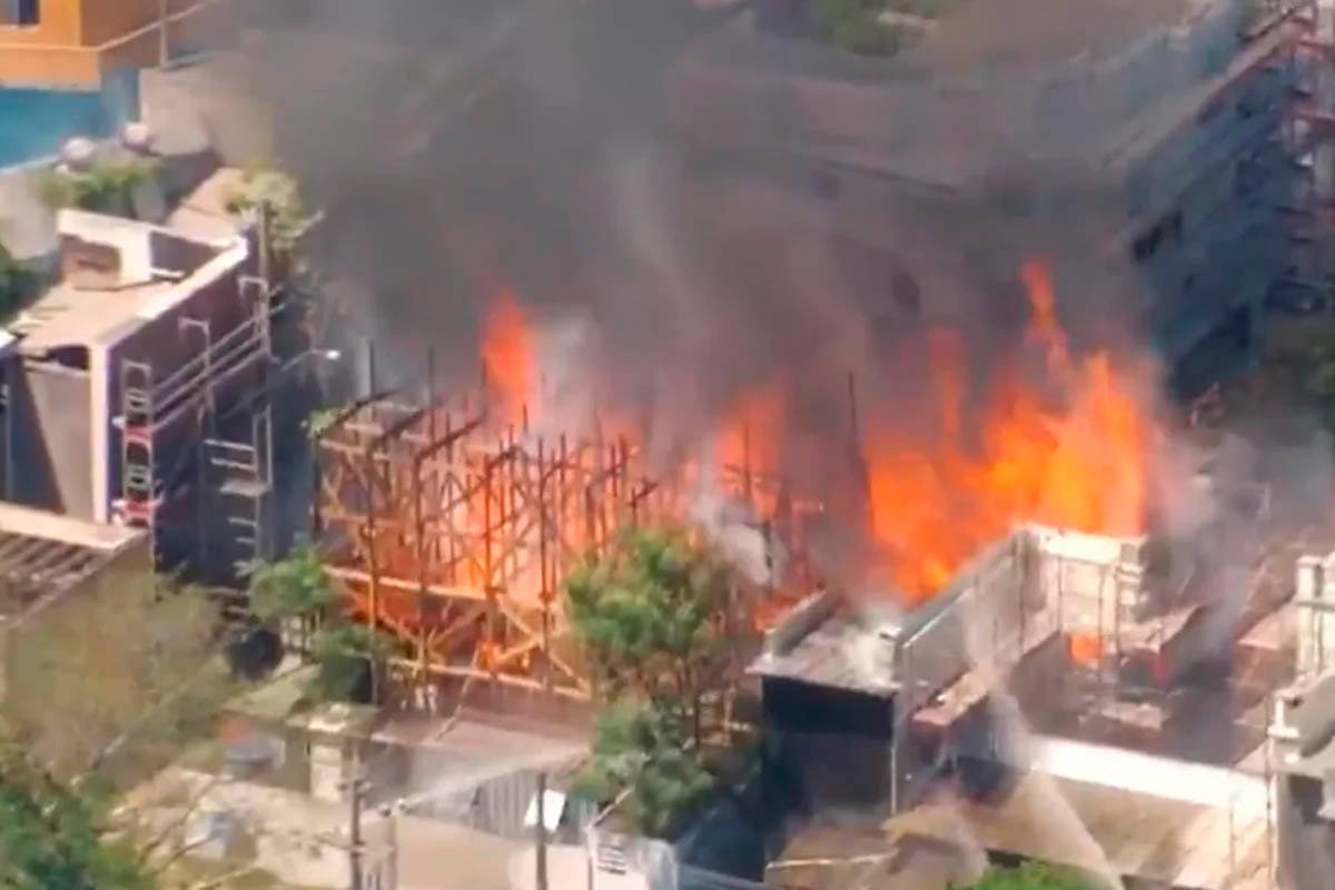 Incêndio atinge cidade cenográfica dos Estúdios Globo e destrói parte do cenário da próxima novela das 19h - 