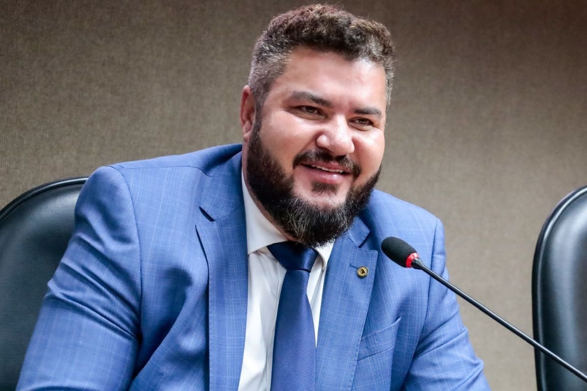 Júnior Muniz propõe criação do código de proteção a autistas na Bahia - 