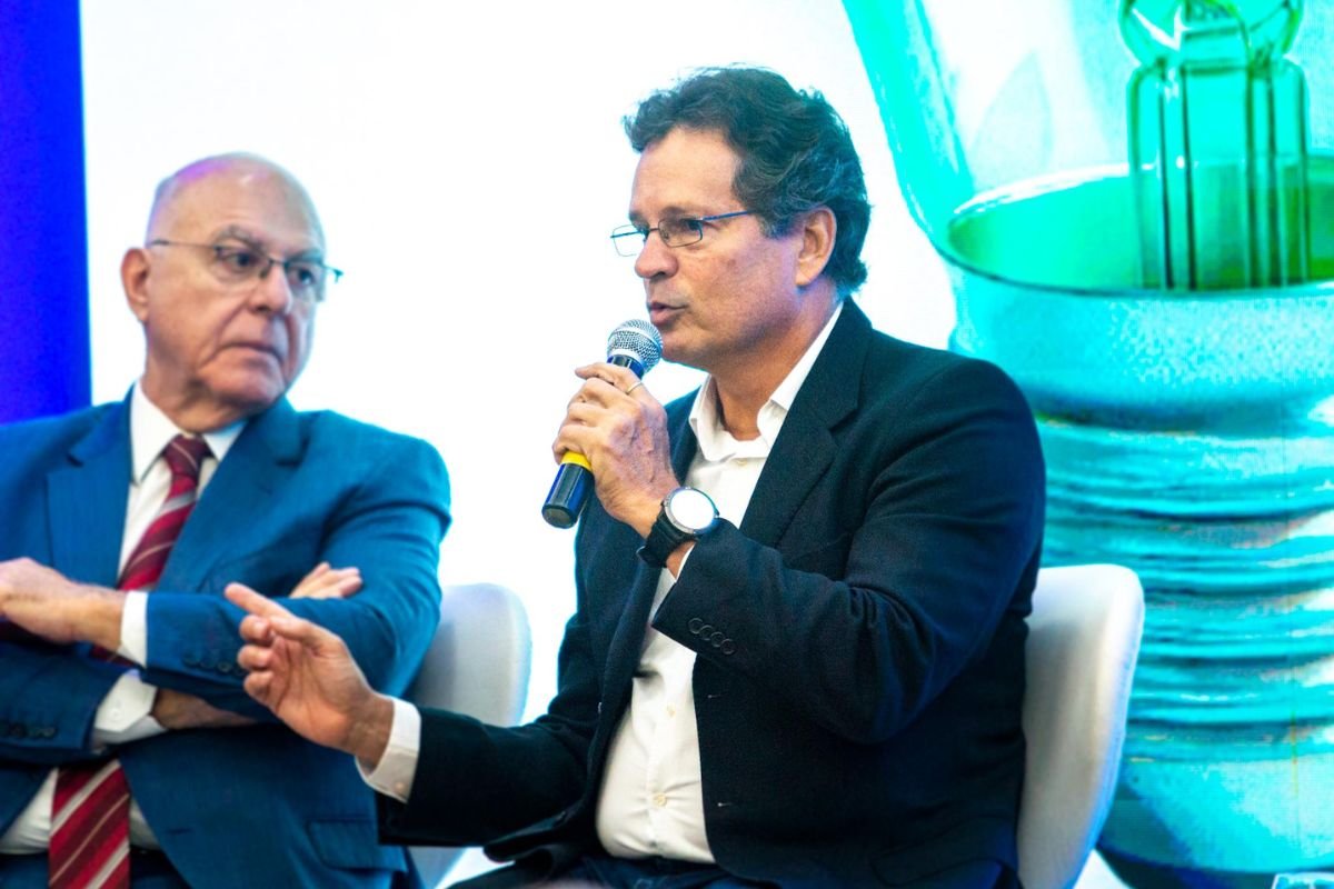 Vice-presidente diz que Acelen aposta na transição energética e fará investimento de R$ 18 bi em energias renováveis - 