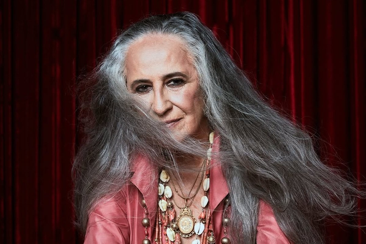 Aos 79 anos, Maria Bethânia recebe homenagem da esposa Gilda Midani: ‘Tempo faz bem pra gente’ - 