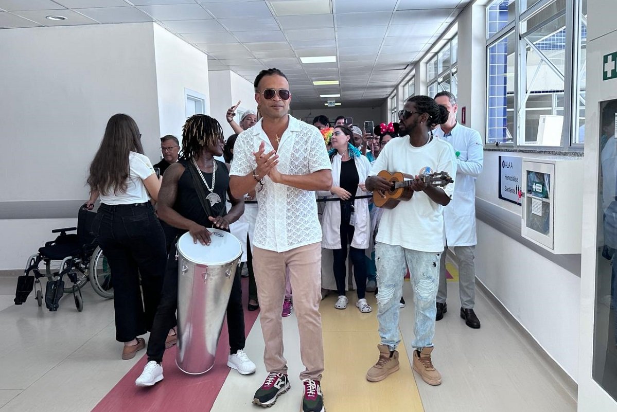 Timbalada faz intervenção musical no HGRS e emociona pacientes em tratamento - 