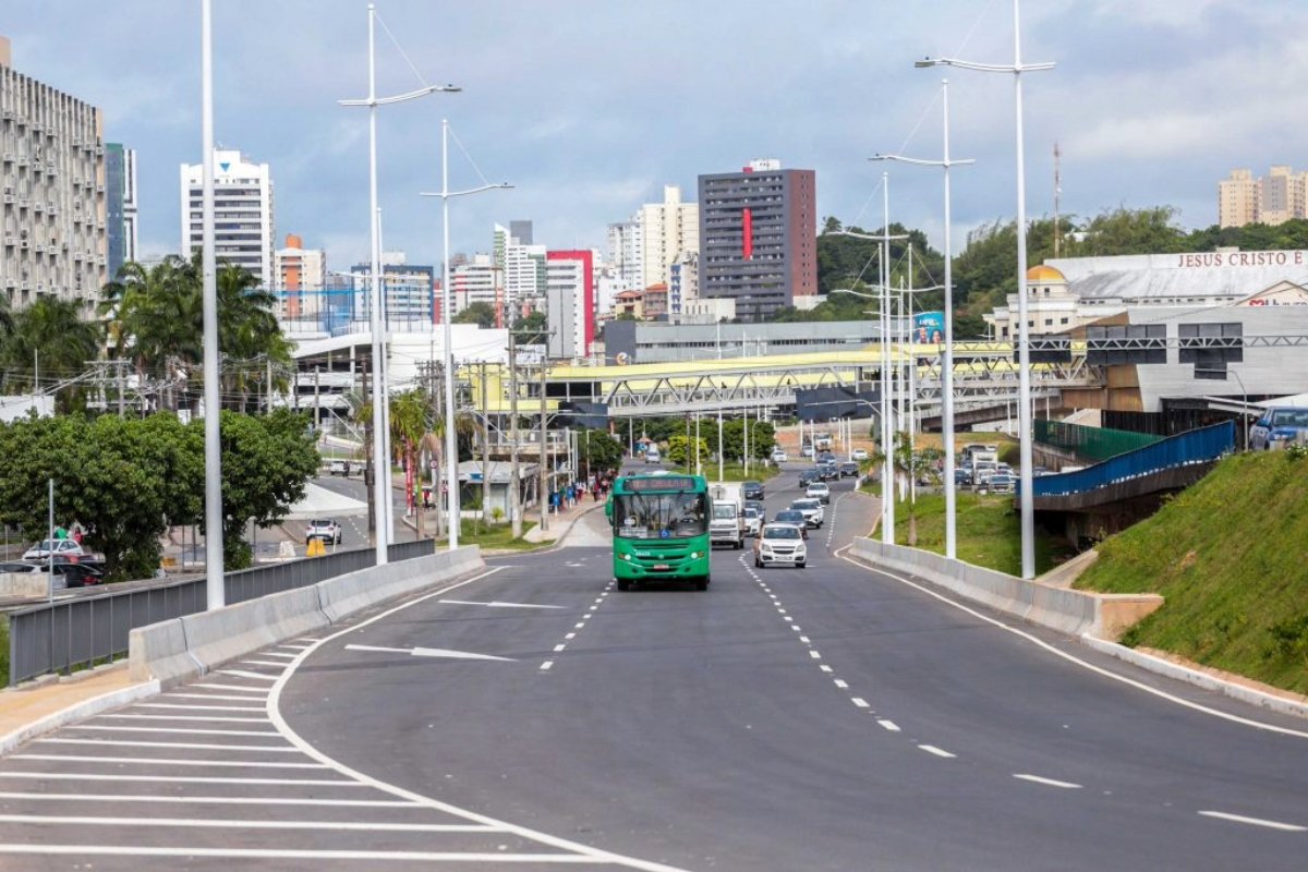 Vazamento de gás na avenida ACM: Bahiagás e  Bombeiros adotam medidas de segurança - 