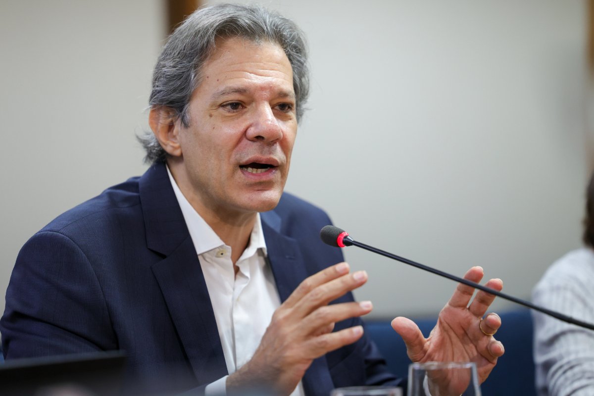 Haddad anuncia MP para aumentar arrecadação e rever decreto do IOF após pressão do Congresso - 