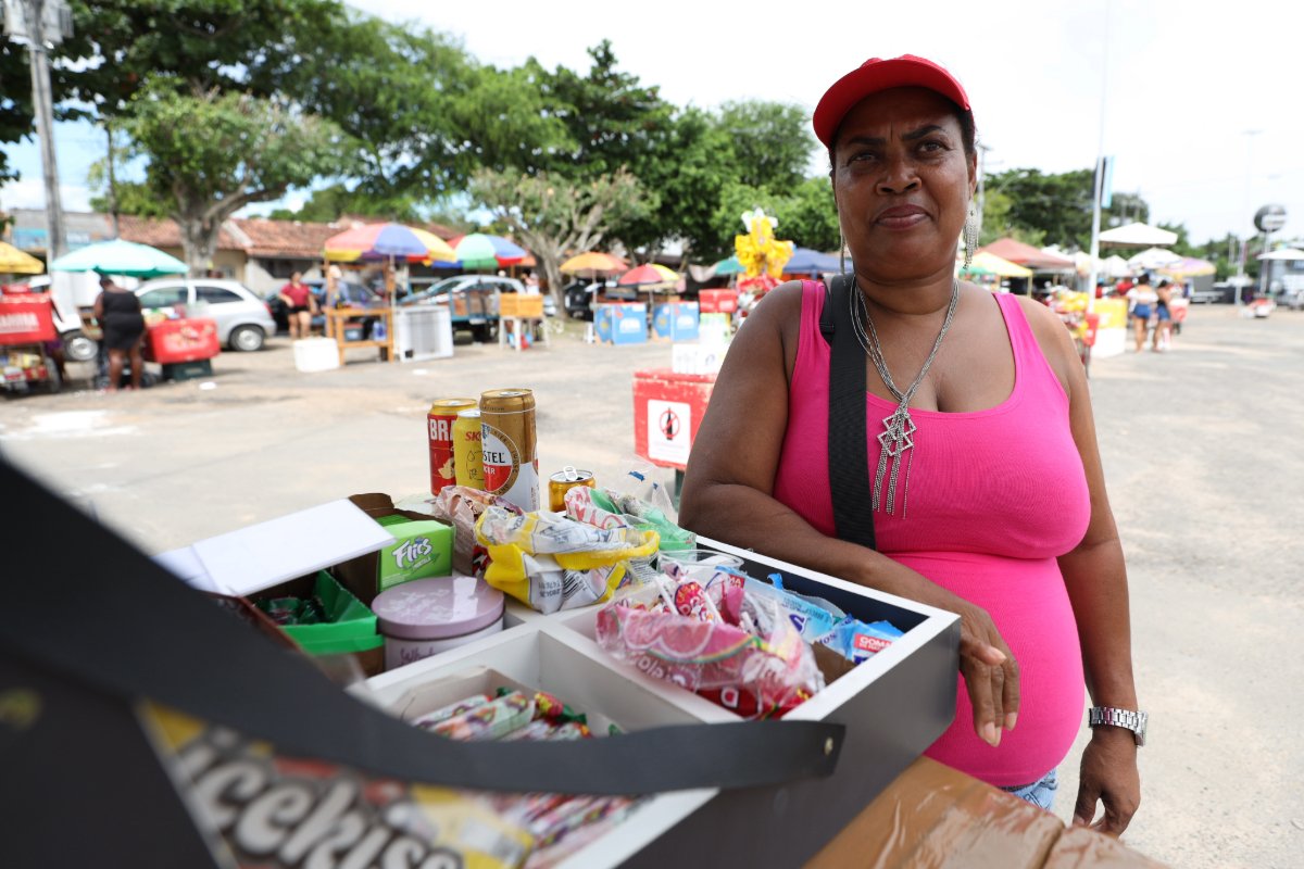 Entrega de kits para ambulantes do Carnaval de Salvador começa nesta quinta-feira - 