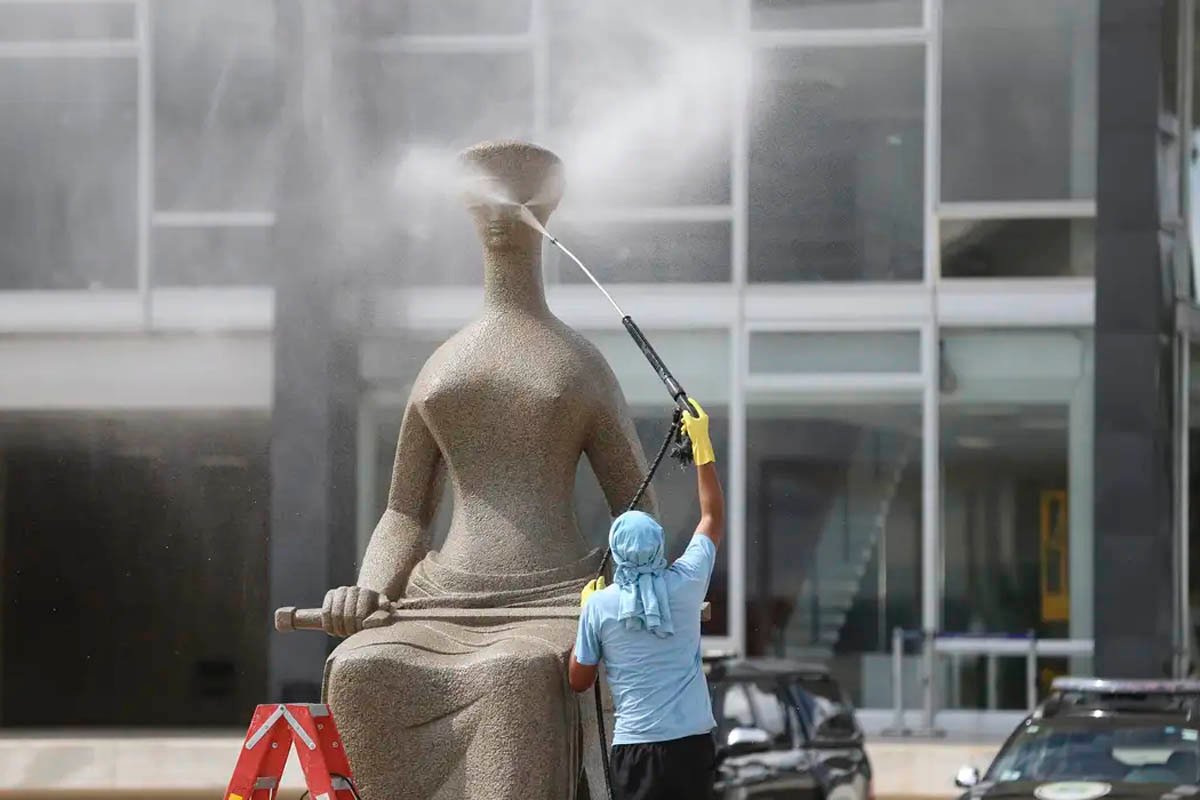 ‘Perdeu, mané’: Fux pede vista e interrompe julgamento de mulher que pichou estátua do STF - 