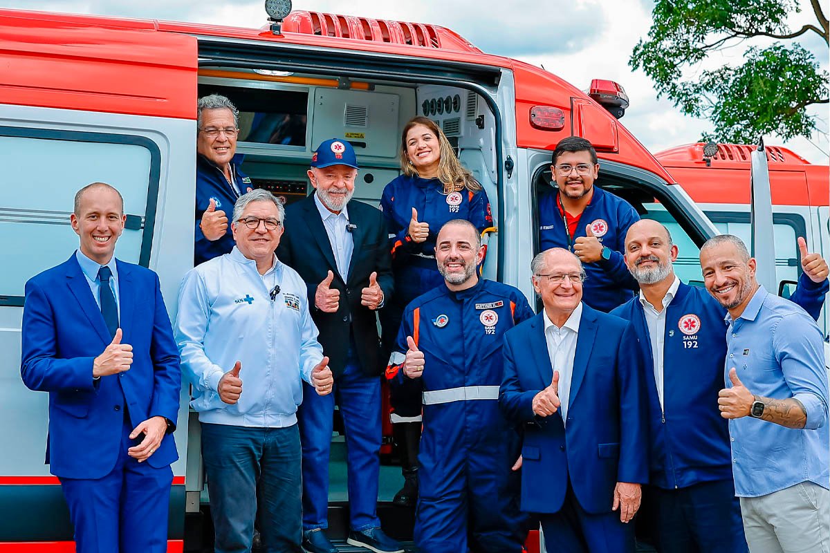 Lula reforça frota do Samu com 789 ambulâncias e amplia serviço em 21 estados - 