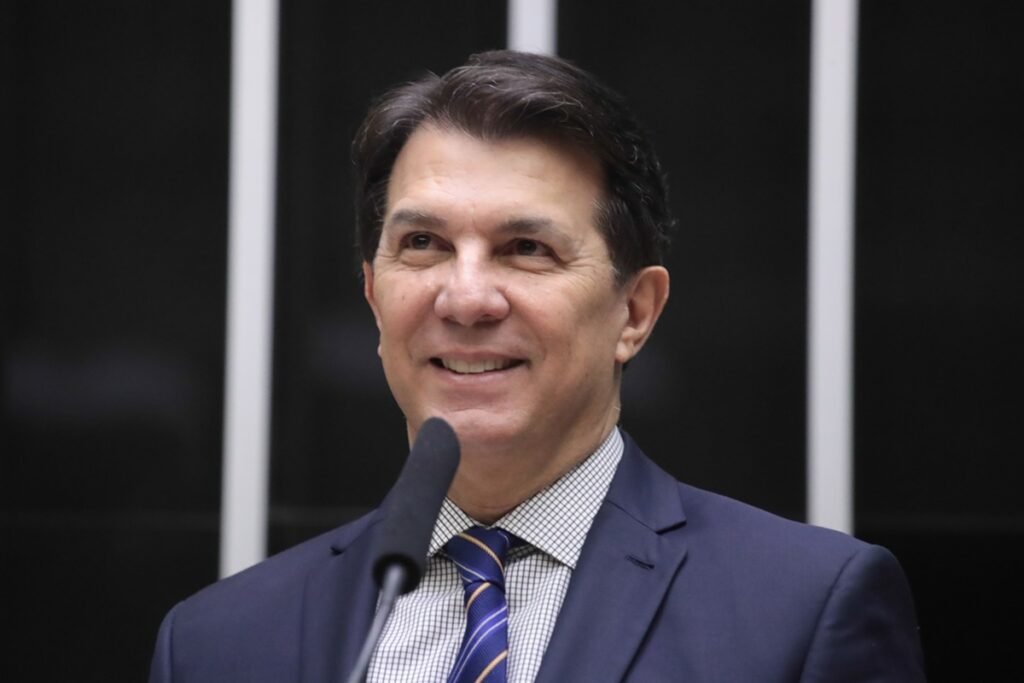 Arthur Maia diz que federação PP e União Brasil 'está bem encaminhada' e defende presidência de ACM Neto