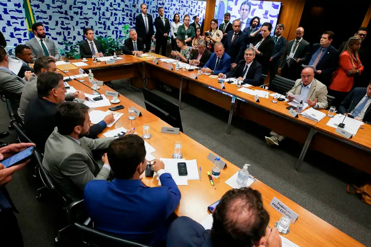 Negociações na Câmara dos Deputados travam e definição das comissões é adiada - 