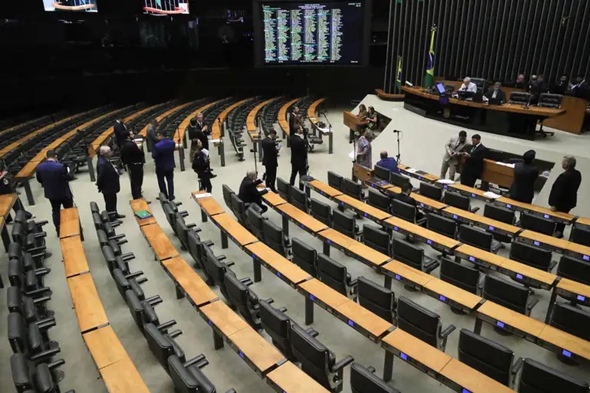 STF e anulação de mandatos: Câmara pede mais tempo para implementação - 