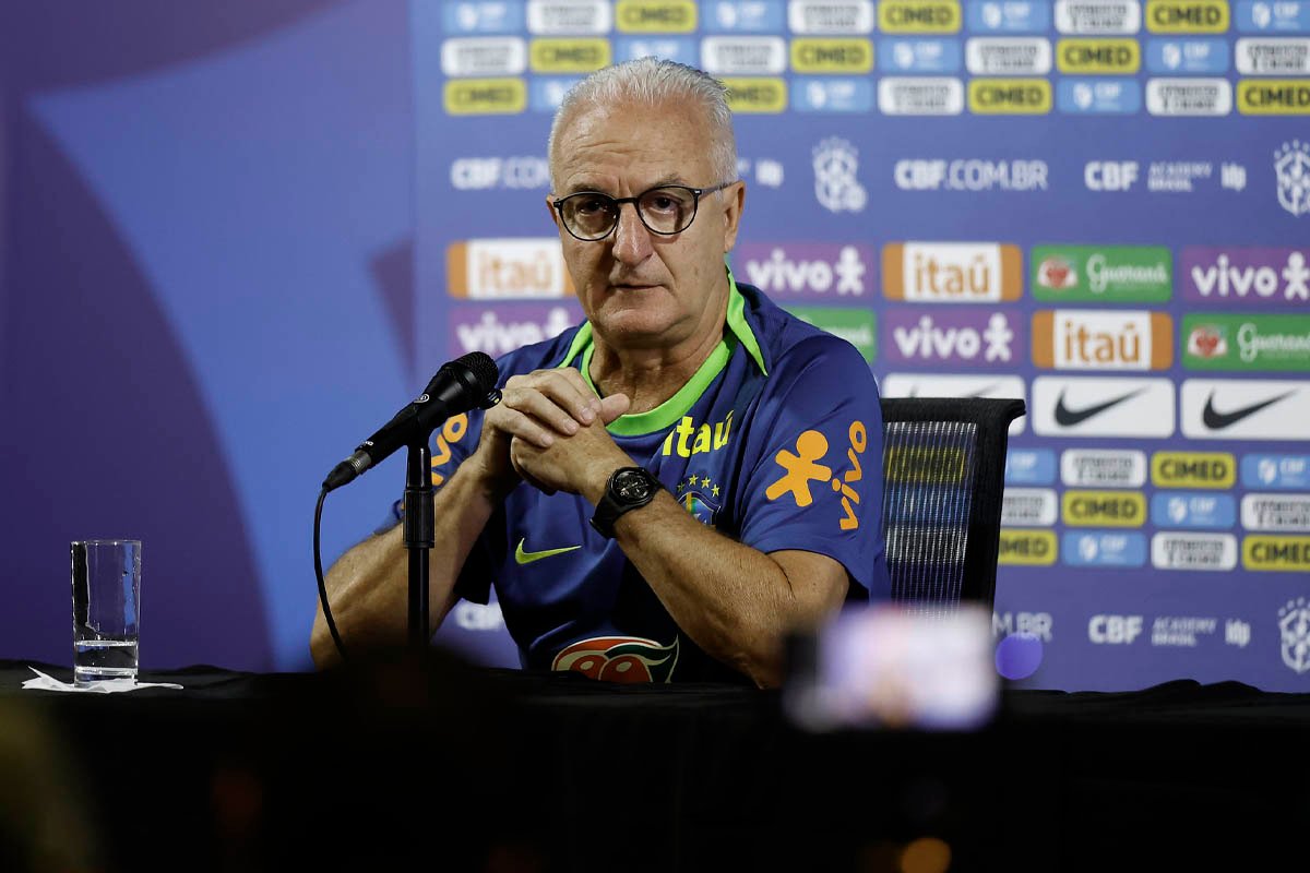 Presidente da CBF convoca reunião com Dorival Júnior após vexame contra Argentina - 
