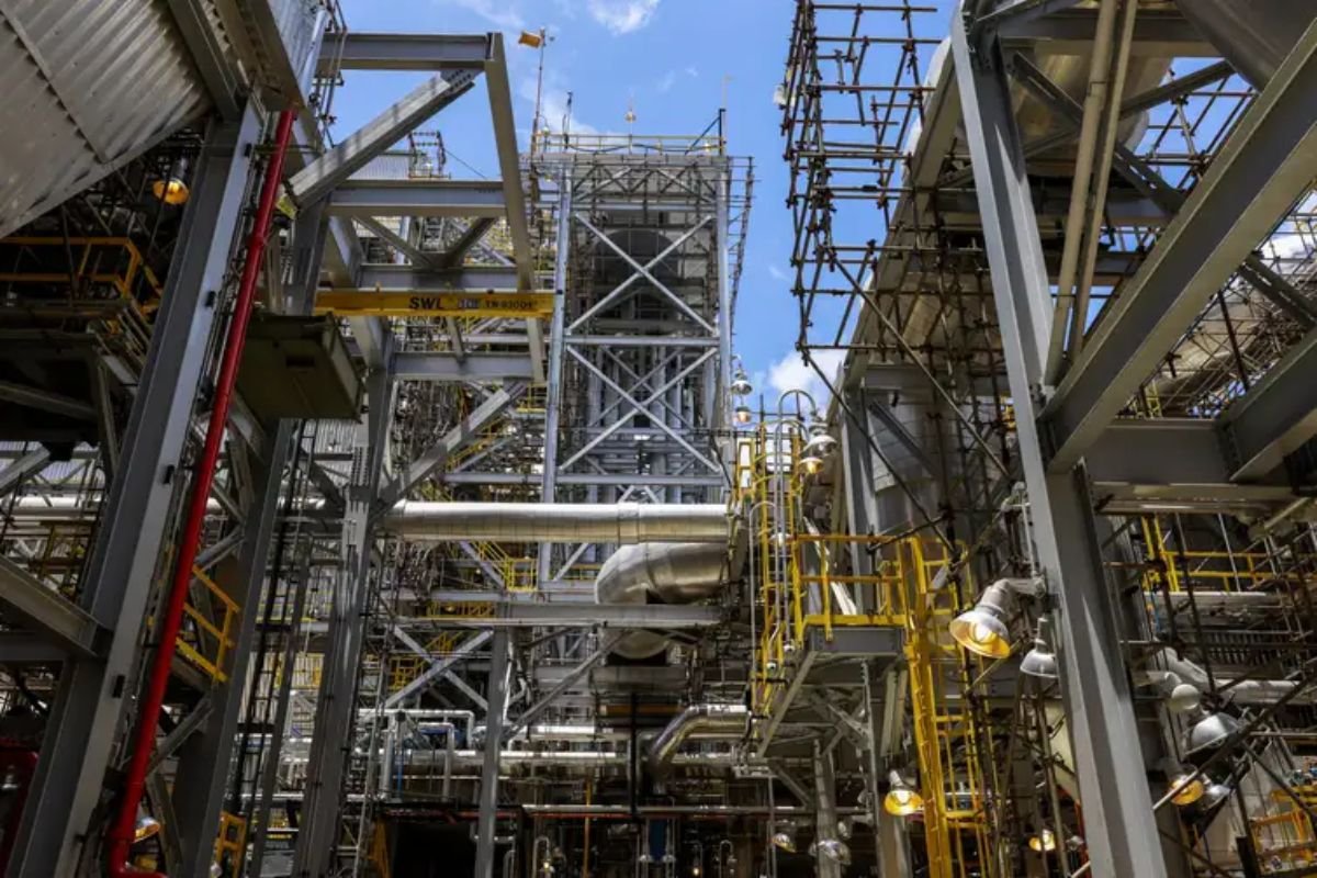 Diesel mais limpo e nacional: refinaria da Petrobras reduz poluição e corta importações com nova obra - 