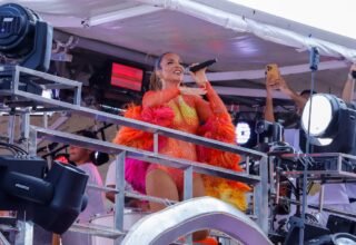 ‘O verão bateu em minha porta’: hit que garantiu 6º Troféu Bahia Folia para Ivete - 