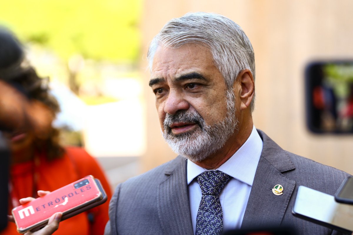 Eleições no PT: Humberto Costa lidera partido até julho e defende unidade - 