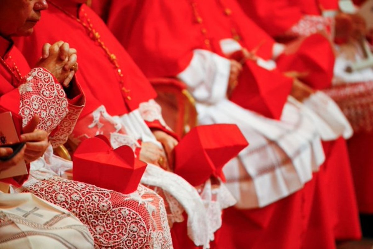 Vaticano anuncia: Conclave para sucessão do papa Francisco começa em 7 de maio - 