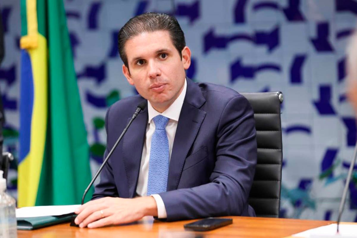 Hugo Motta rejeita pacote fiscal e diz que Congresso não aceitará aumento de impostos sem corte de gastos - 