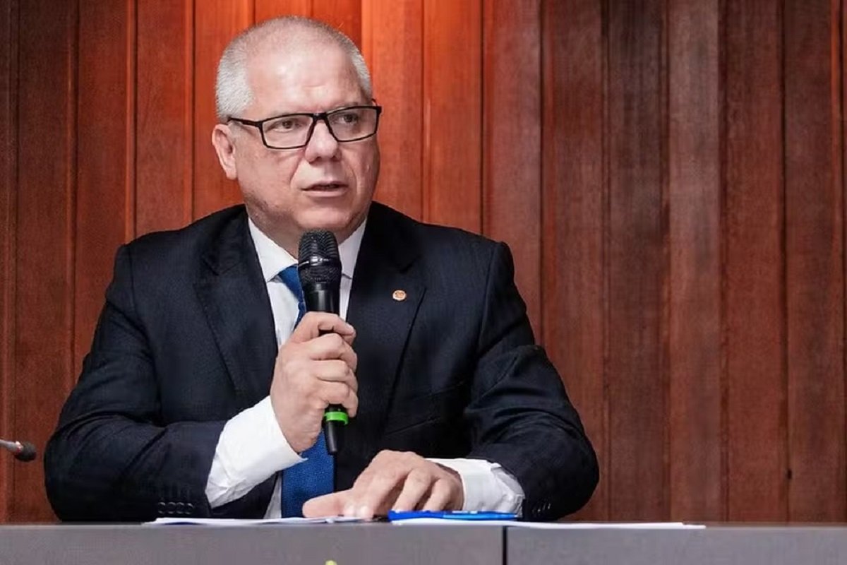 Lula demite presidente do INSS após operação da PF revelar fraudes de R$ 6,3 bilhões - 