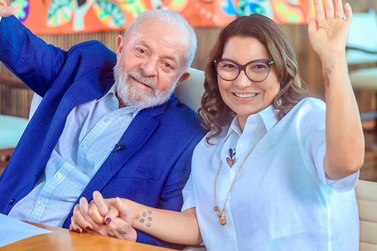 AGU recorre de decisão que obriga governo a indenizar Bolsonaro e Michelle por fala sobre móveis do Alvorada - 