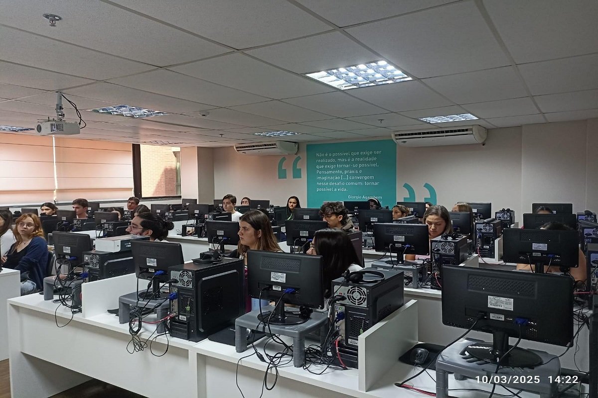 Fim dos cursos totalmente online? Entenda novas exigências do MEC para graduação EAD - 