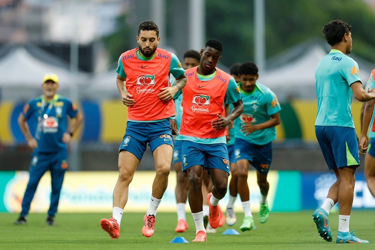 Camisa reserva da Seleção Brasileira para Copa de 2026 será vermelha, revela site especializado - 