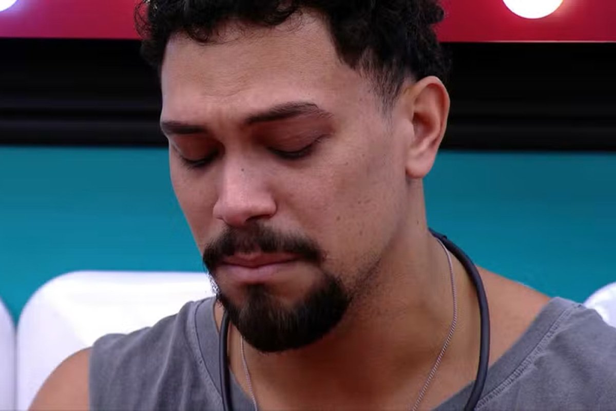 BBB 25: Vinícius se emociona ao relembrar formatura no chão de bar: ‘Me dói muito’ - 