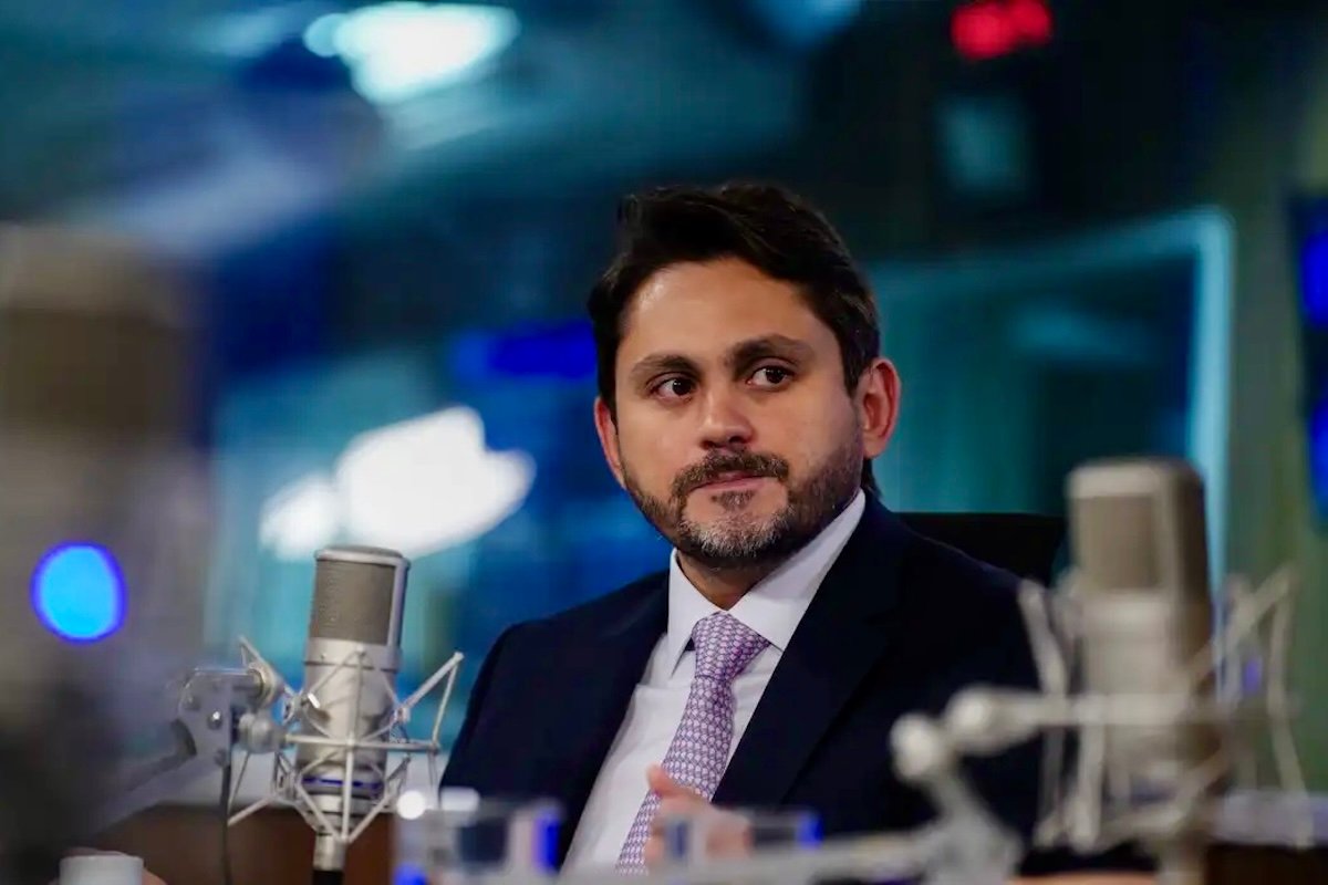 Juscelino Filho retorna à Câmara após escândalo e suplente perde mandato - 