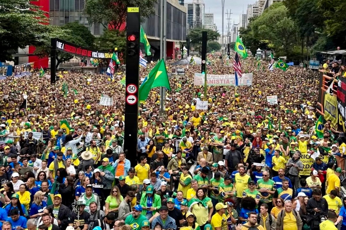 Ato de Bolsonaro na Avenida Paulista reúne 44,8 mil pessoas e reacende debate sobre anistia - 