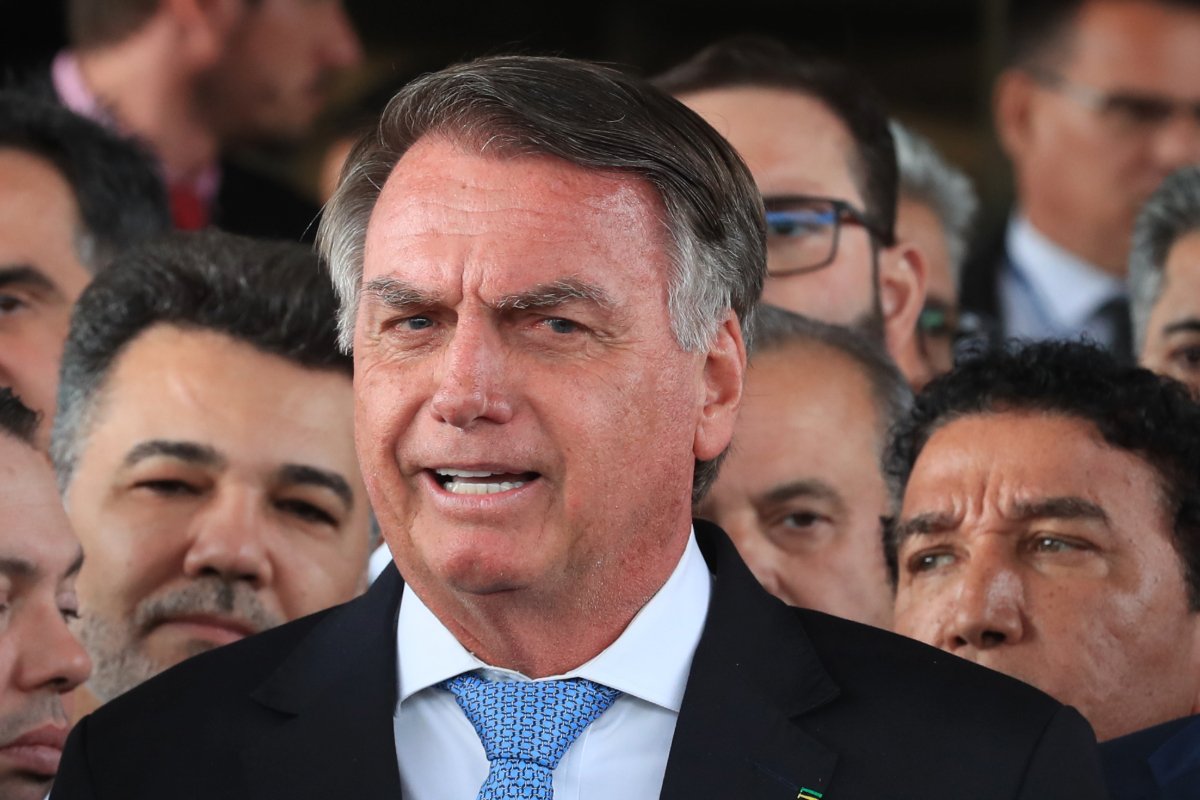 Cirurgia de emergência: Bolsonaro passa por operação delicada no intestino em Brasília - 