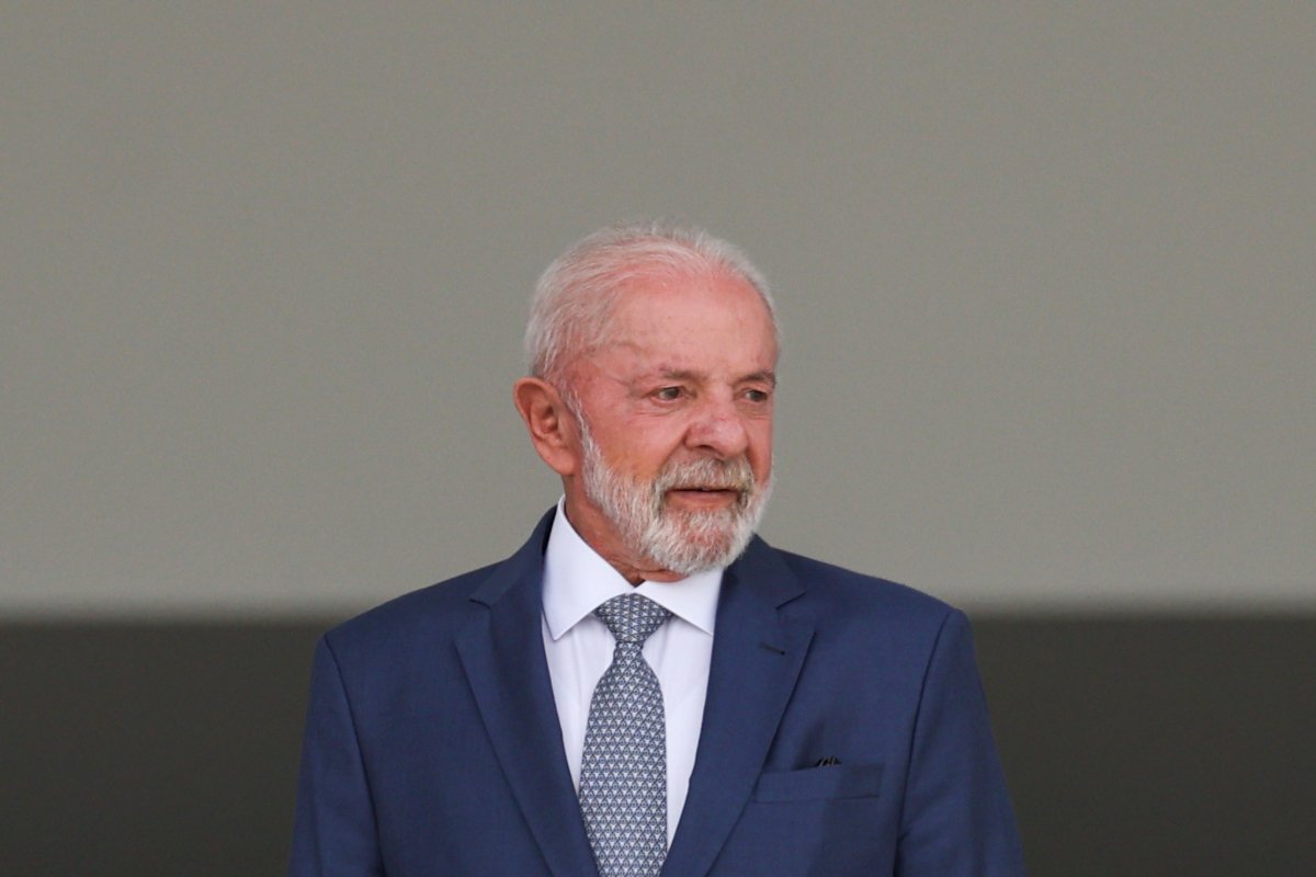 Lula confirma ida ao velório do Papa Francisco e decreta luto oficial de 7 dias no Brasil - 