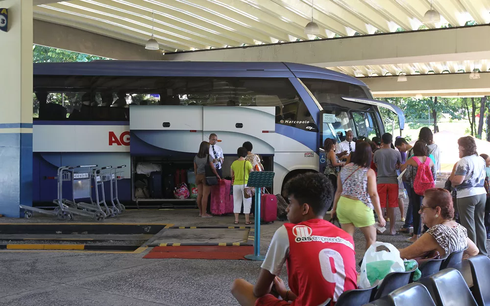 Mais de 90 mil pessoas vão viajar no feriado da Semana Santa; operação especial começa neste domingo - 