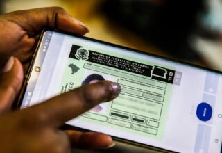 Lula veta exame toxicológico na 1ª CNH e mantém gratuidade para motoristas de baixa renda - 