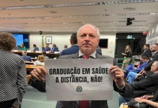 Conselho Regional comemora fim do EAD na odontologia e reforça que formação deve ser 100% presencial - 