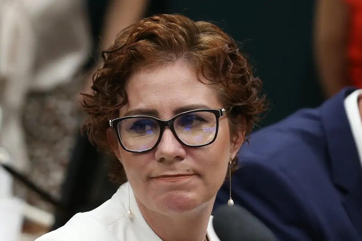 STF analisa decisão de Moraes que determinou perda de mandato de Carla Zambelli - 
