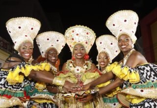 Tem Arte nas Ruas: Curuzu recebe 13 novos murais que exaltam resistência e ancestralidade - 