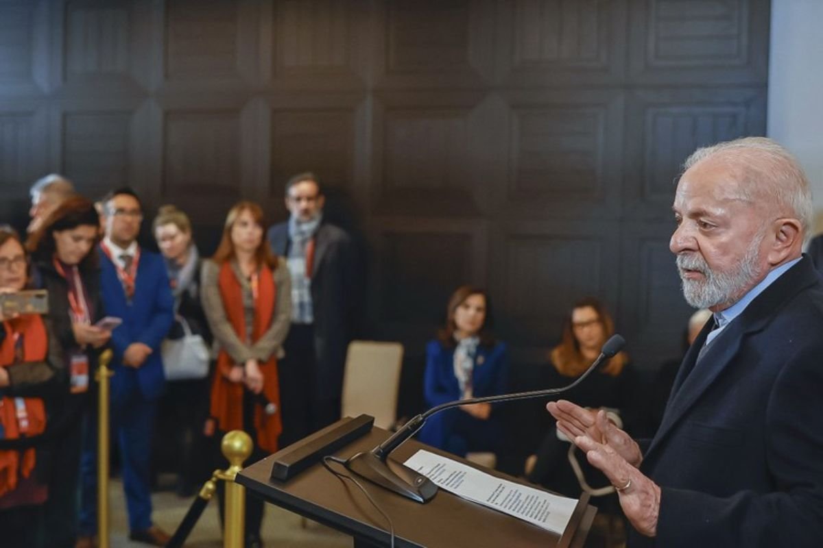 Brasil busca reequilibrar comércio com Rússia e amplia parceria em energia e minerais críticos, diz Lula - 