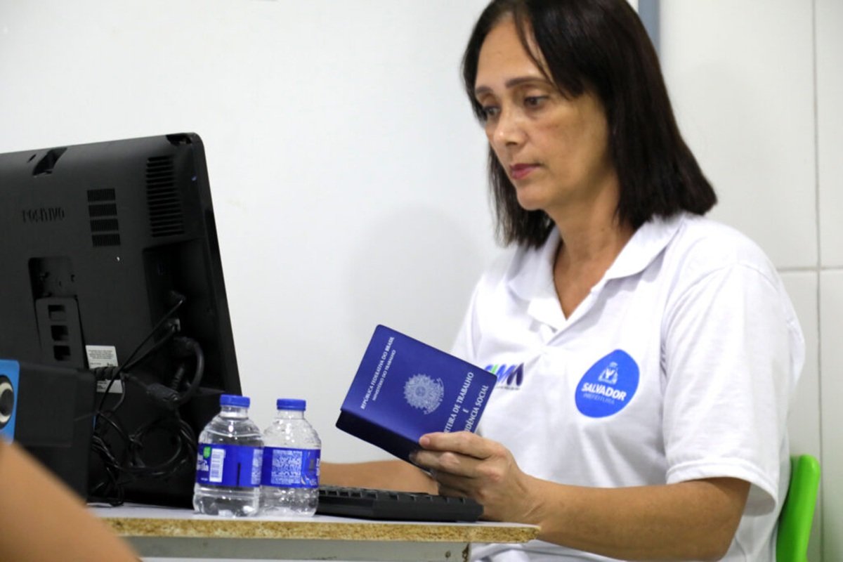 Simm oferece 181 vagas de emprego e estágio em Salvador nesta quarta-feira; veja como se candidatar - 