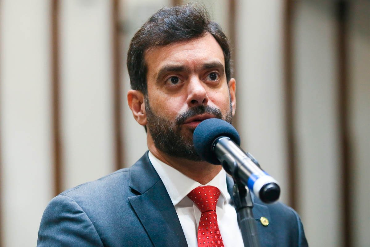 Tiago Correia critica aprovação de R$ 4,5 bi em empréstimos para governo Jerônimo e diz que AL-BA virou ‘balcão de crédito’ - 