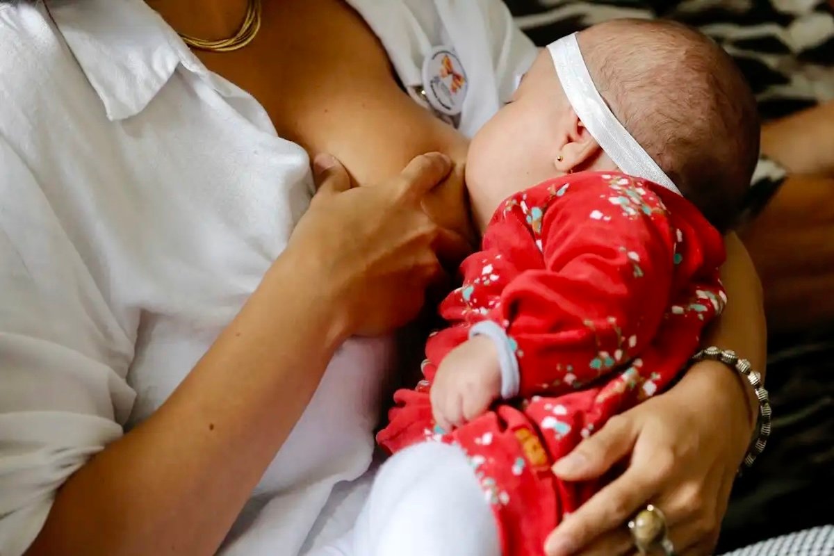 Drama das mães solo no Brasil: abandono, sobrecarga e espera sem fim por pensão - 