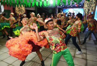 Vitória da Conquista anuncia São João 2025 com João Gomes, Mastruz com Leite e megaestrutura no Parque de Exposições - 