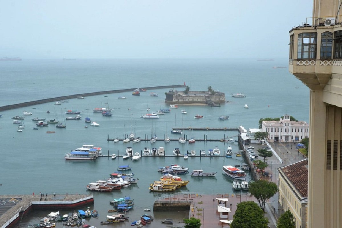 Natal com chuva rápida e calor em Salvador, tempo firme na Bahia e ondas de calor no Brasil - 