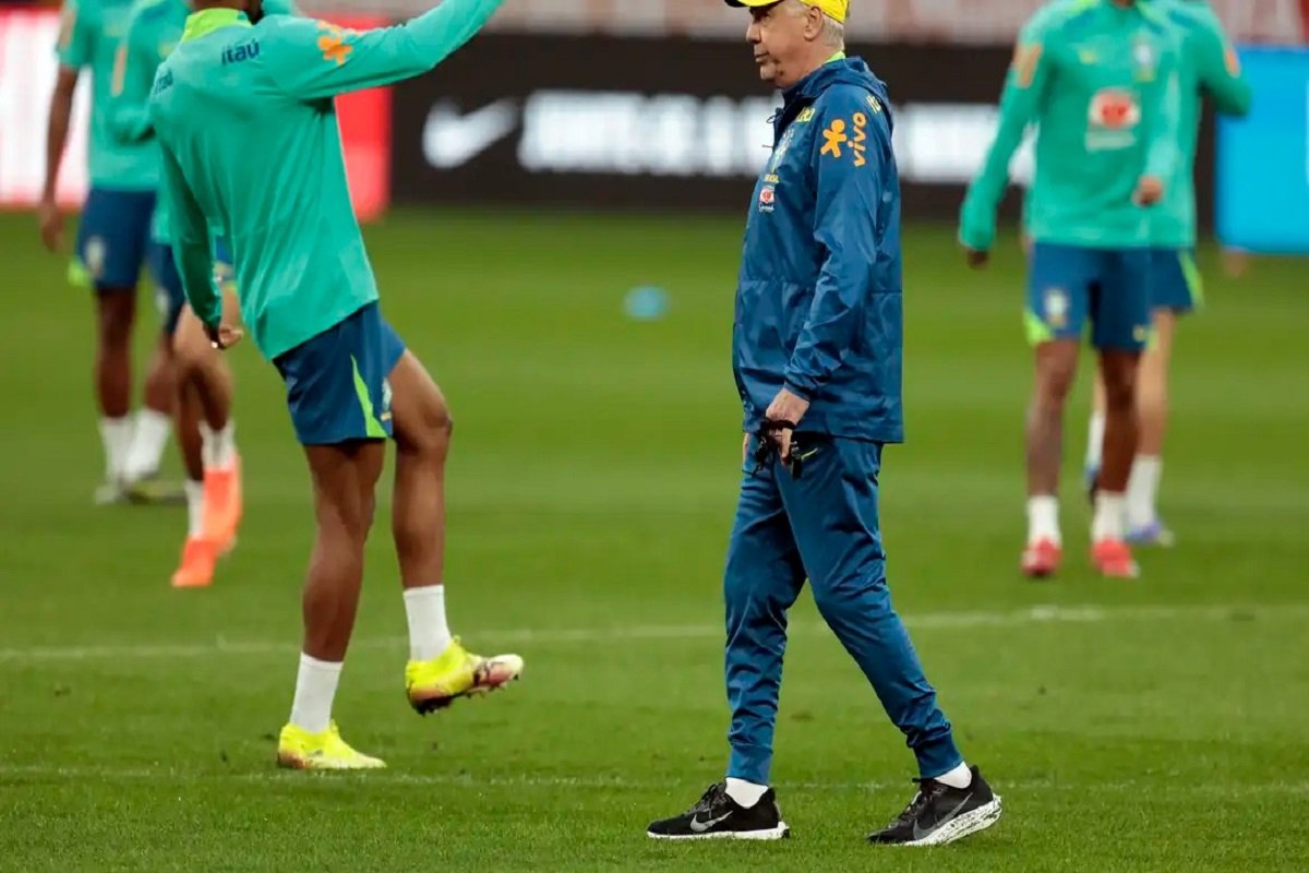 Brasil faz último treino antes de pegar o Paraguai e pode garantir vaga na Copa de 2026 nesta terça-feira - 