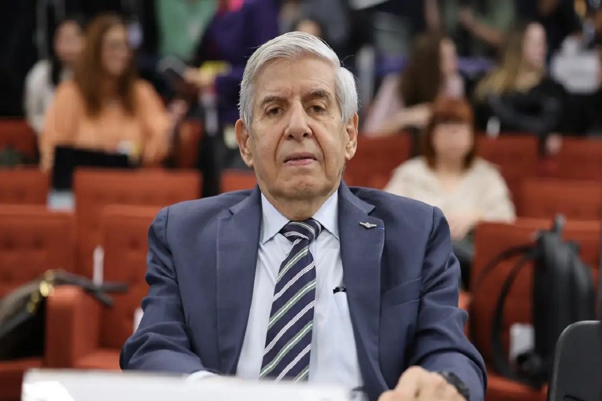 Augusto Heleno nega envolvimento em plano golpista e diz que declarações foram mal interpretadas - 