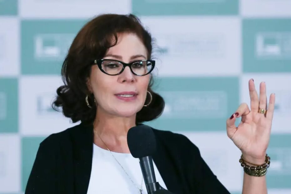 Advogado de Carla Zambelli diz que deputada ‘não se opõe a cumprir pena no Brasil’ - 