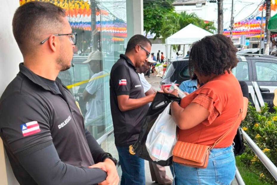 Seis suspeitos de violência doméstica são presos durante operação da Polícia Civil em Santo Estêvão - 