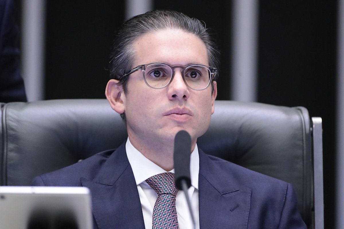 Hugo Motta diz que Congresso não aceitará ser atropelado por governo em debate sobre IOF - 