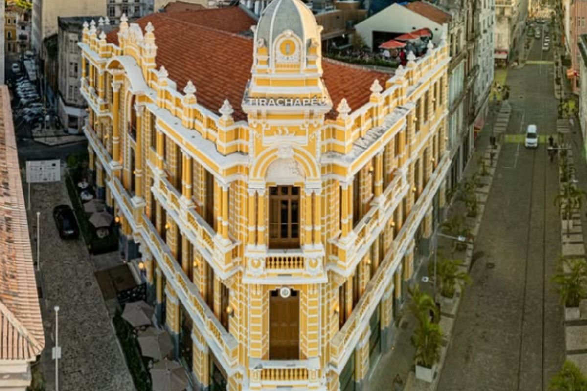 Princípio de incêndio no Palacete Tira-Chapéu assusta frequentadores do Centro Histórico - 