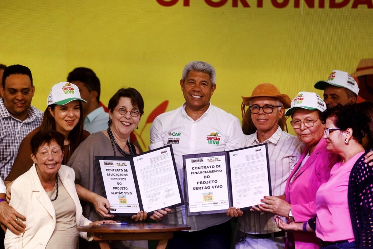 Jerônimo lança projeto Sertão Vivo para beneficiar 300 mil pessoas com água, renda e agricultura sustentável na Bahia - 