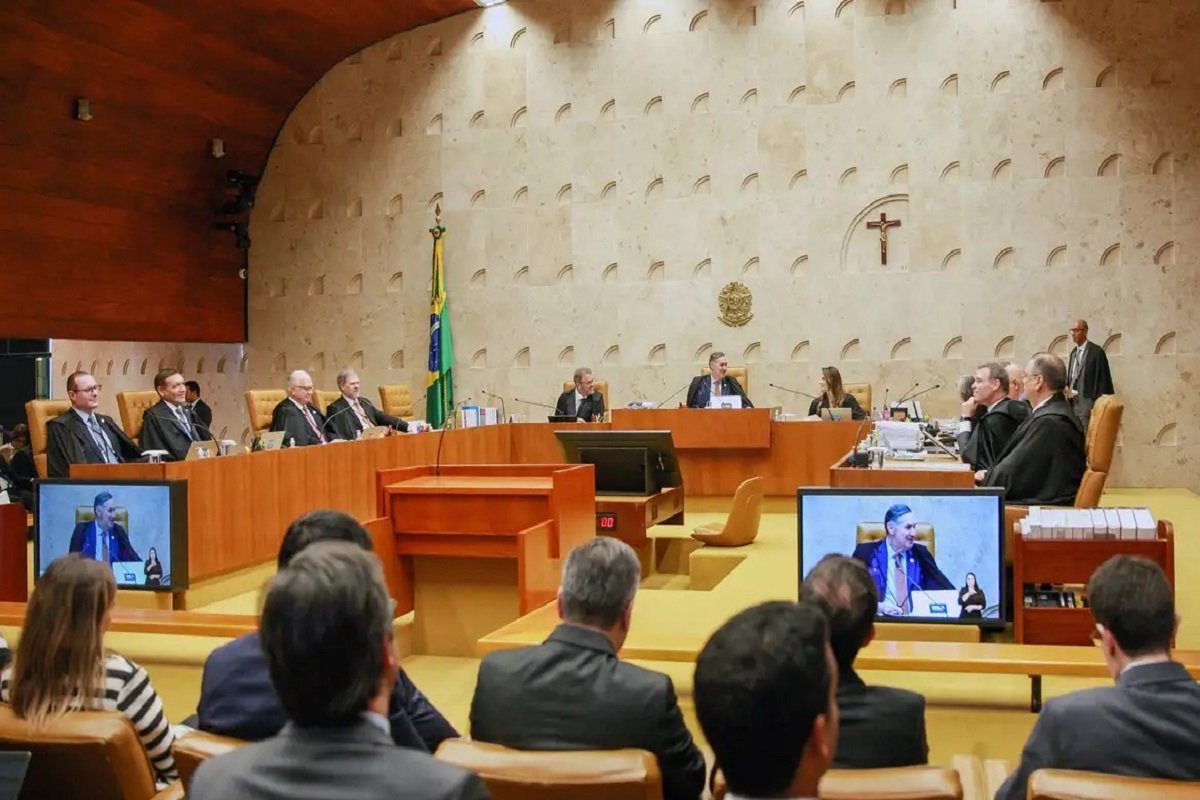 STF suspende julgamento sobre redes sociais e deve decidir regras para retirada de conteúdos ilegais - 