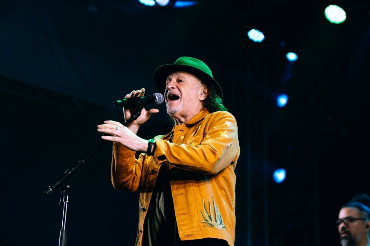 Alceu Valença lota Largo do Pelourinho e emociona público com show especial no São João de Salvador - 